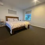 Cosy 3 Bedrooms Home In North Auckland